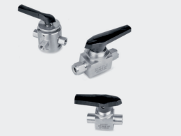 Integrated instrument ball valve